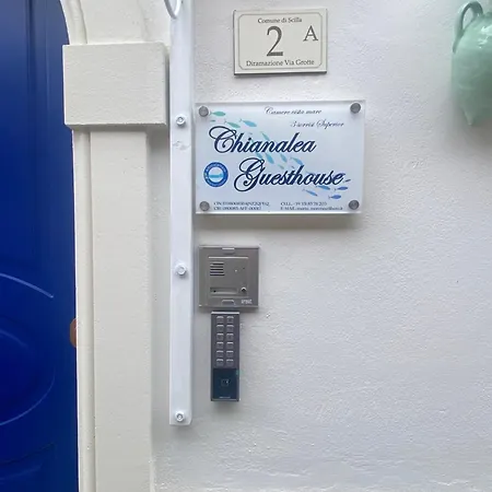 Chianalea Pensjonat 3*